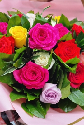 mixed rose handtied bouquet